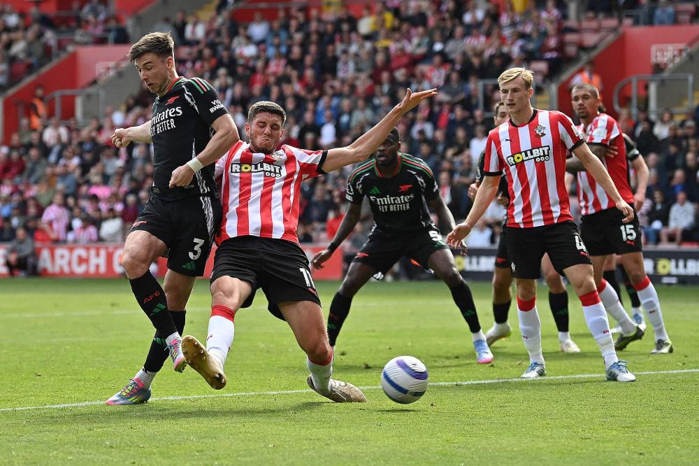 意媒：莱奥缺席米兰合练无缘出战萨索洛，弗法纳有望本轮复出